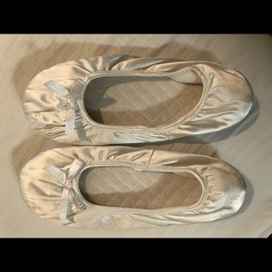 Memory foam temple shoes